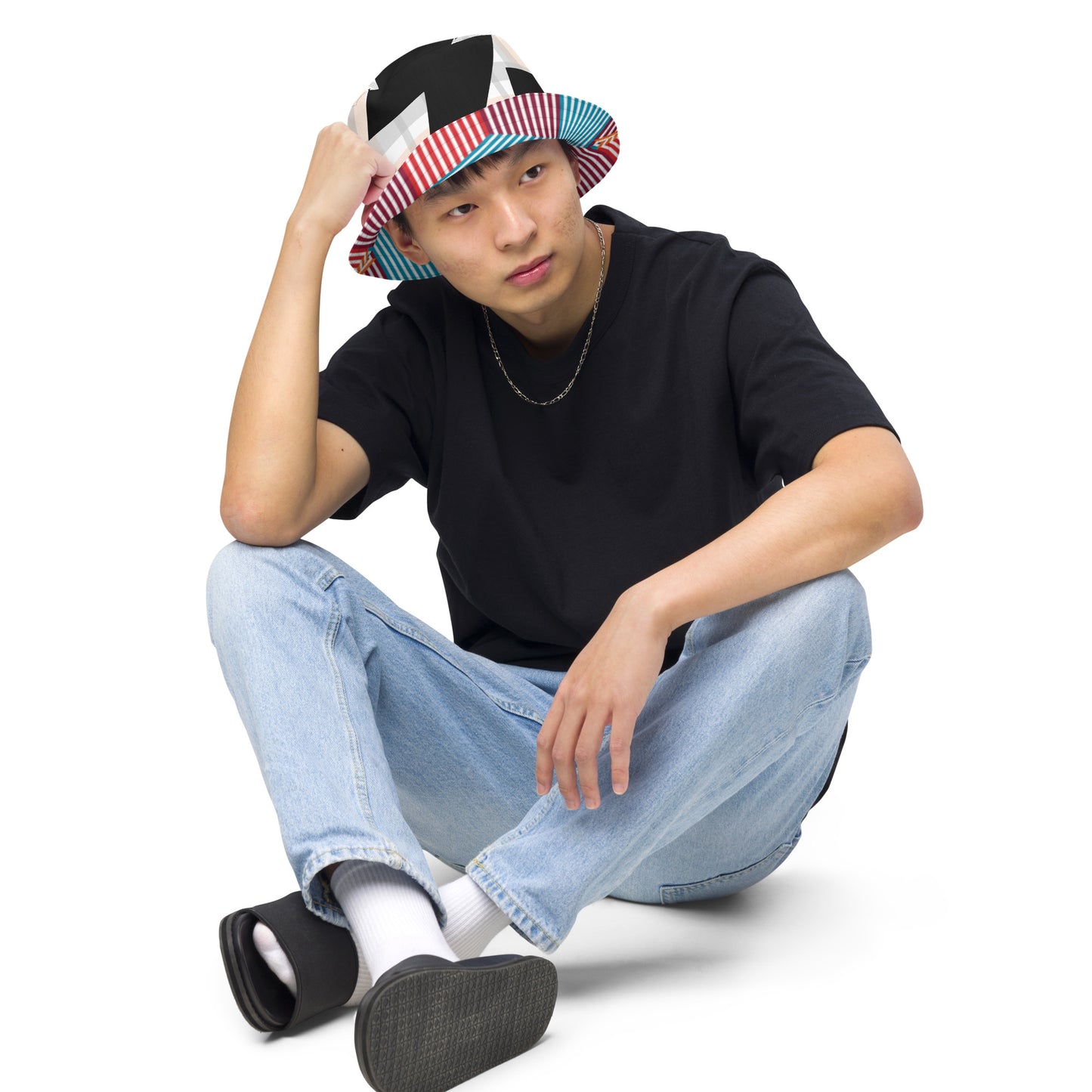 Reversible bucket hat